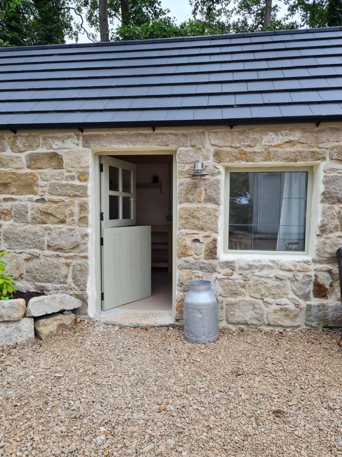 Cosy Couples Retreat At The Coop With Hot Tub Villa Kilkeel Exterior photo